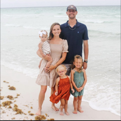 Aunt Carlie, Uncle Ethan, Sawyer, Fallon and Jana 