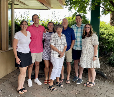 David's Family out to eat for Grandma's birthday!