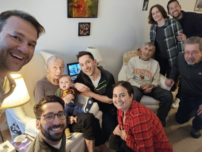 Meeting the Great-Grandparents on Jim's side! Dada, G.Grandma Claire, Henry, Uncle Nick, Baba, Aunt Chelsea, G. Grandpa Paul, Aunt Lisa, Uncle Mike, Grandpa