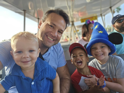 Henry heading into Disney with Dada and friends, Caleb, and Avery! 