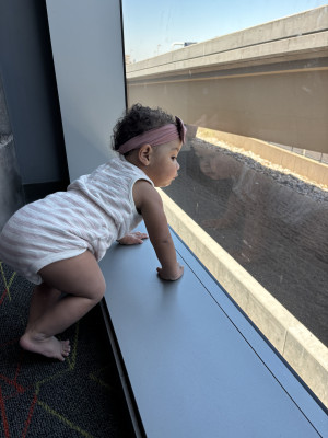 Juliana is a great traveler to see our family.